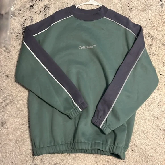 Men’s golf sweatshirt